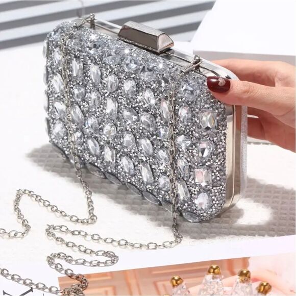 Elegant Rhinestone Jewel Encrusted Evening Clutch Purse - Picture 4 of 7